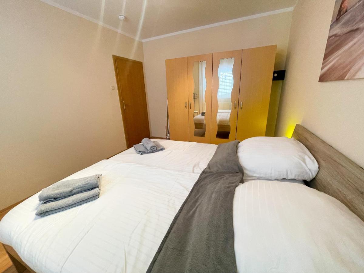 Apartments Sams Нови-Винодолски Экстерьер фото