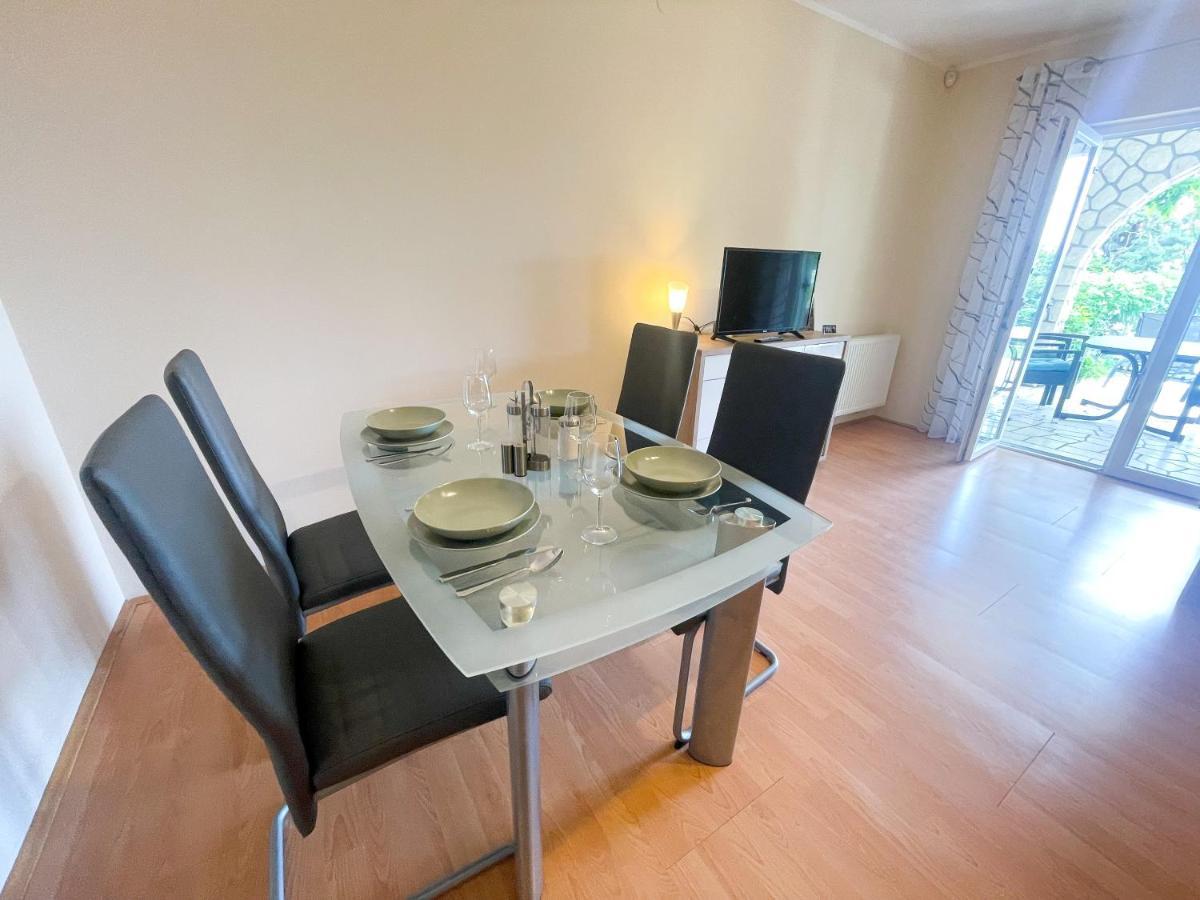 Apartments Sams Нови-Винодолски Экстерьер фото