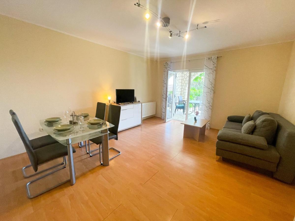 Apartments Sams Нови-Винодолски Экстерьер фото